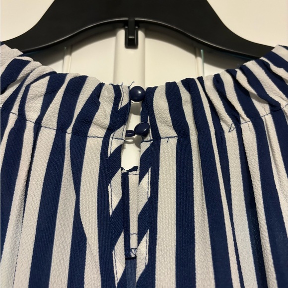 Women’s Dress - Picture 7 of 8